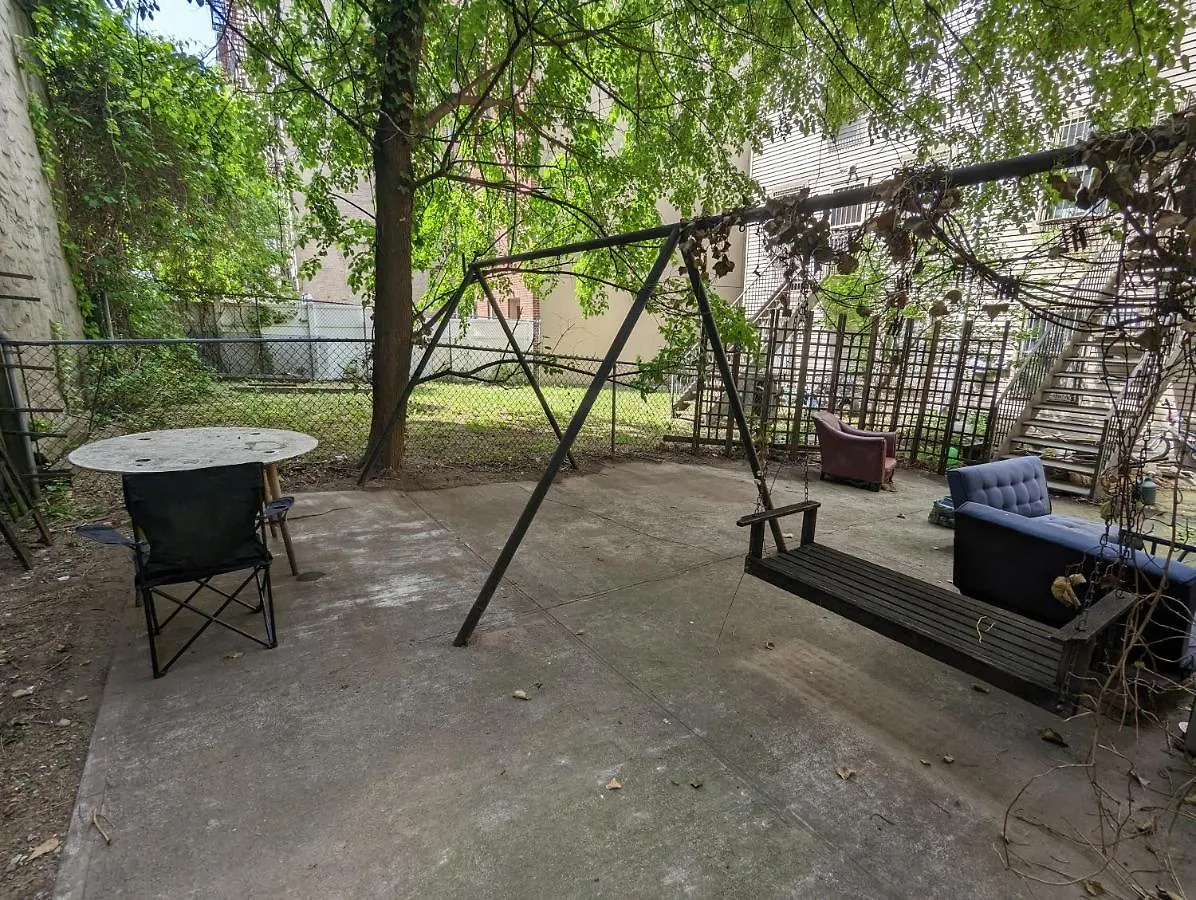 Central & Affordable Williamsburg Small Room New York 0*,