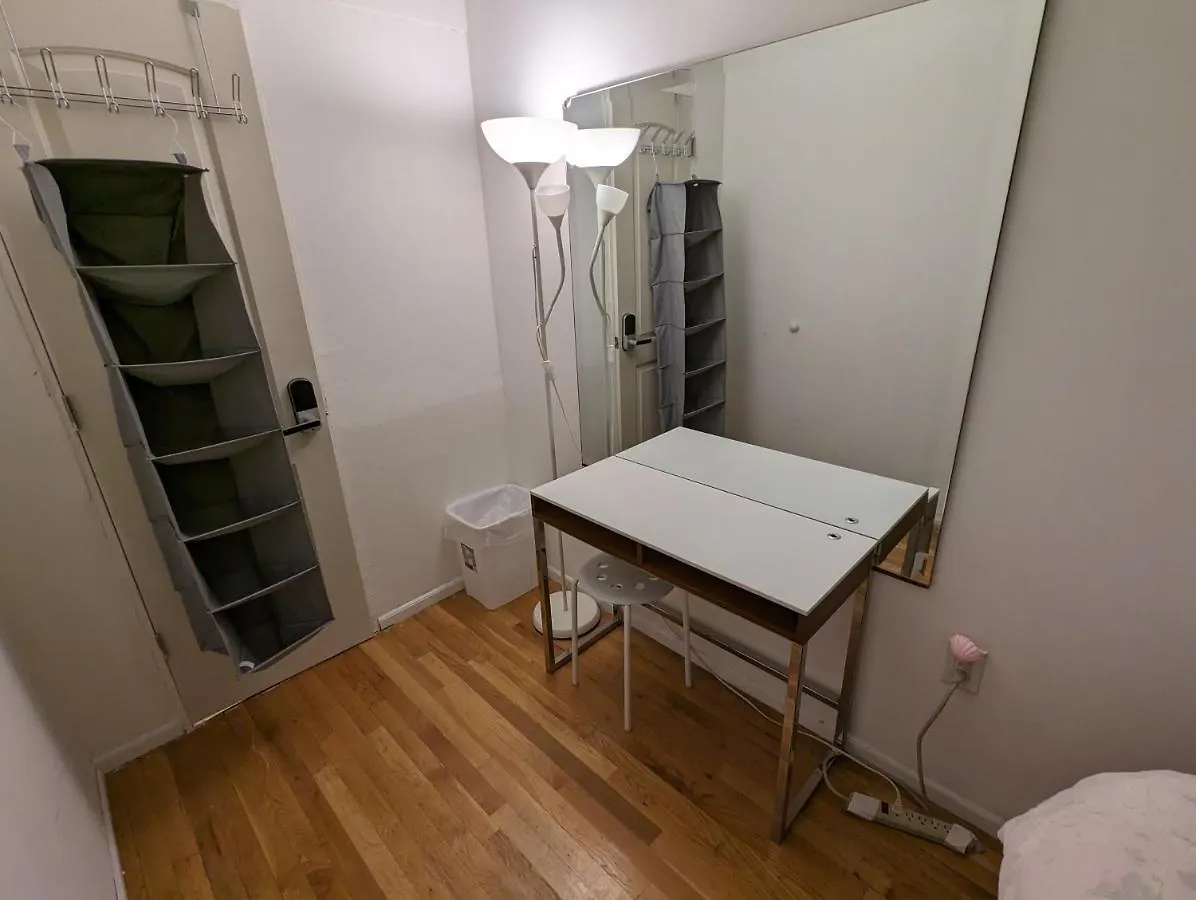 Central & Affordable Williamsburg Small Room New York