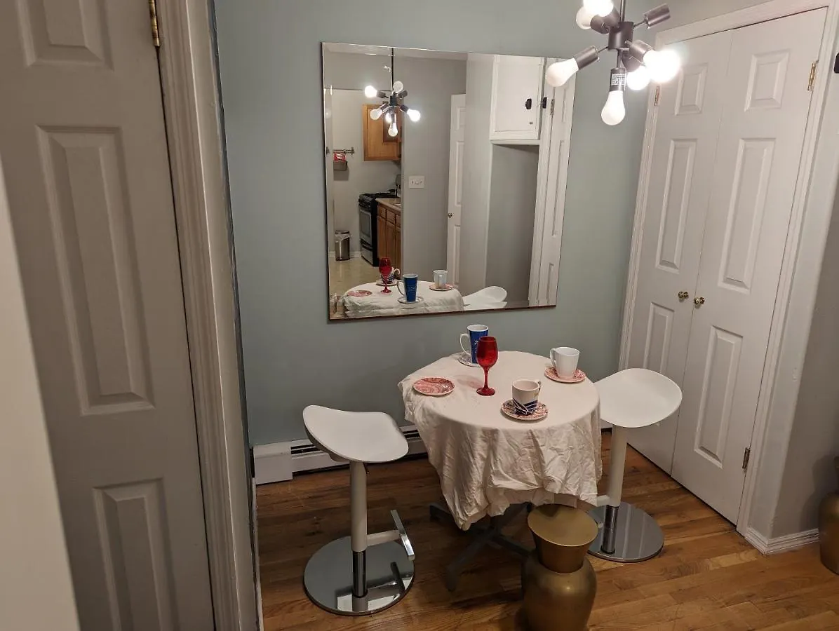 Central & Affordable Williamsburg Small Room New York États-Unis