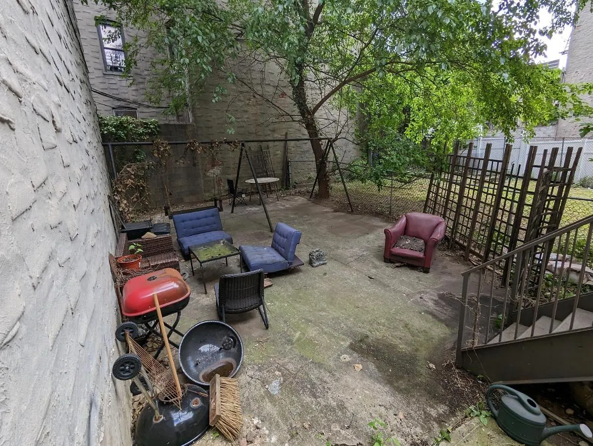 Central & Affordable Williamsburg Small Room New York 0*,